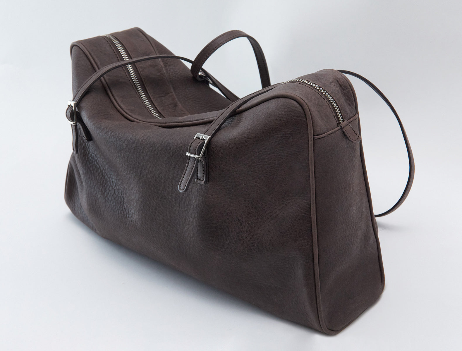 Soft caye leather bag darkbrown