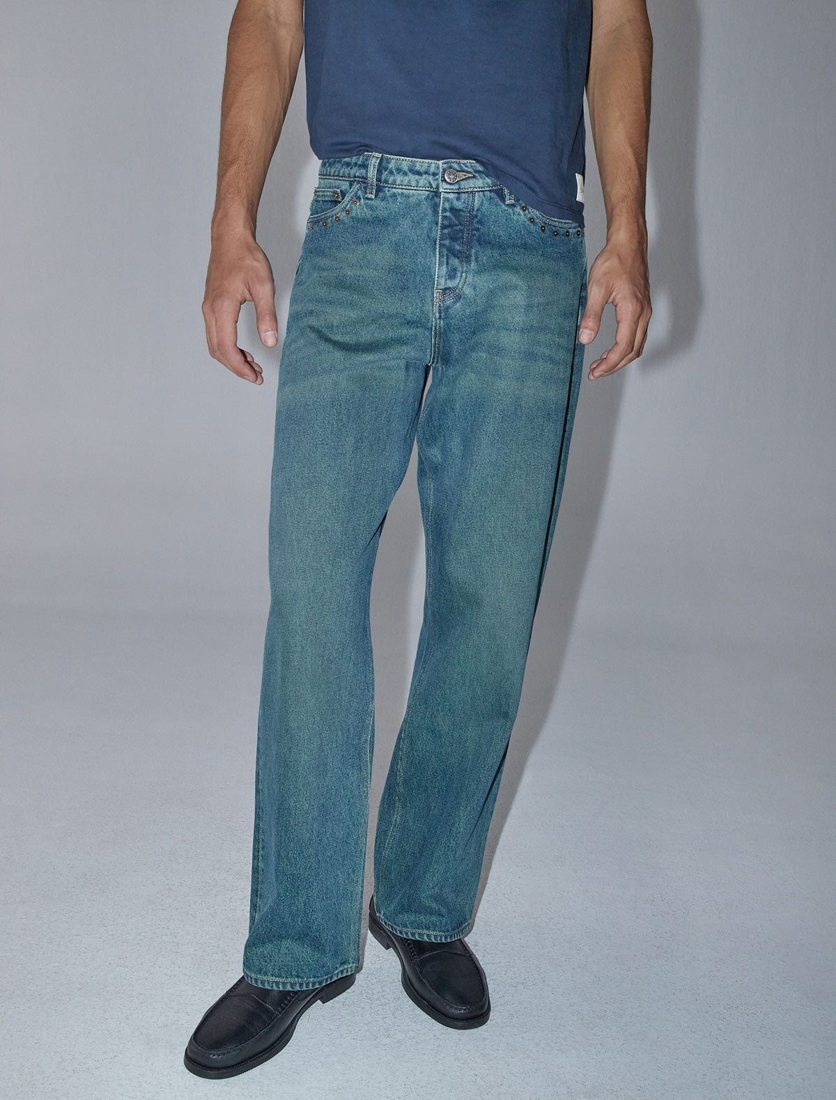 Crowd b studded men denim pants blue