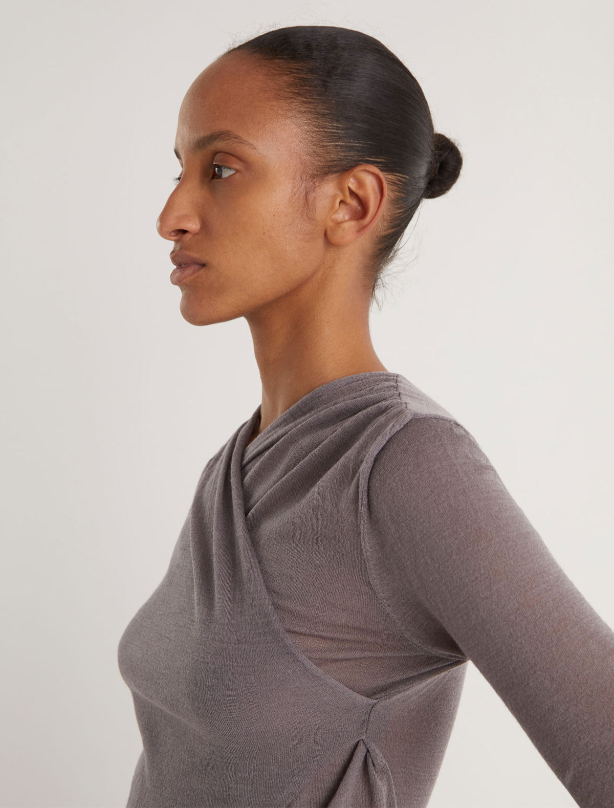 Coeba crossover top gathered shoulders lightgrey