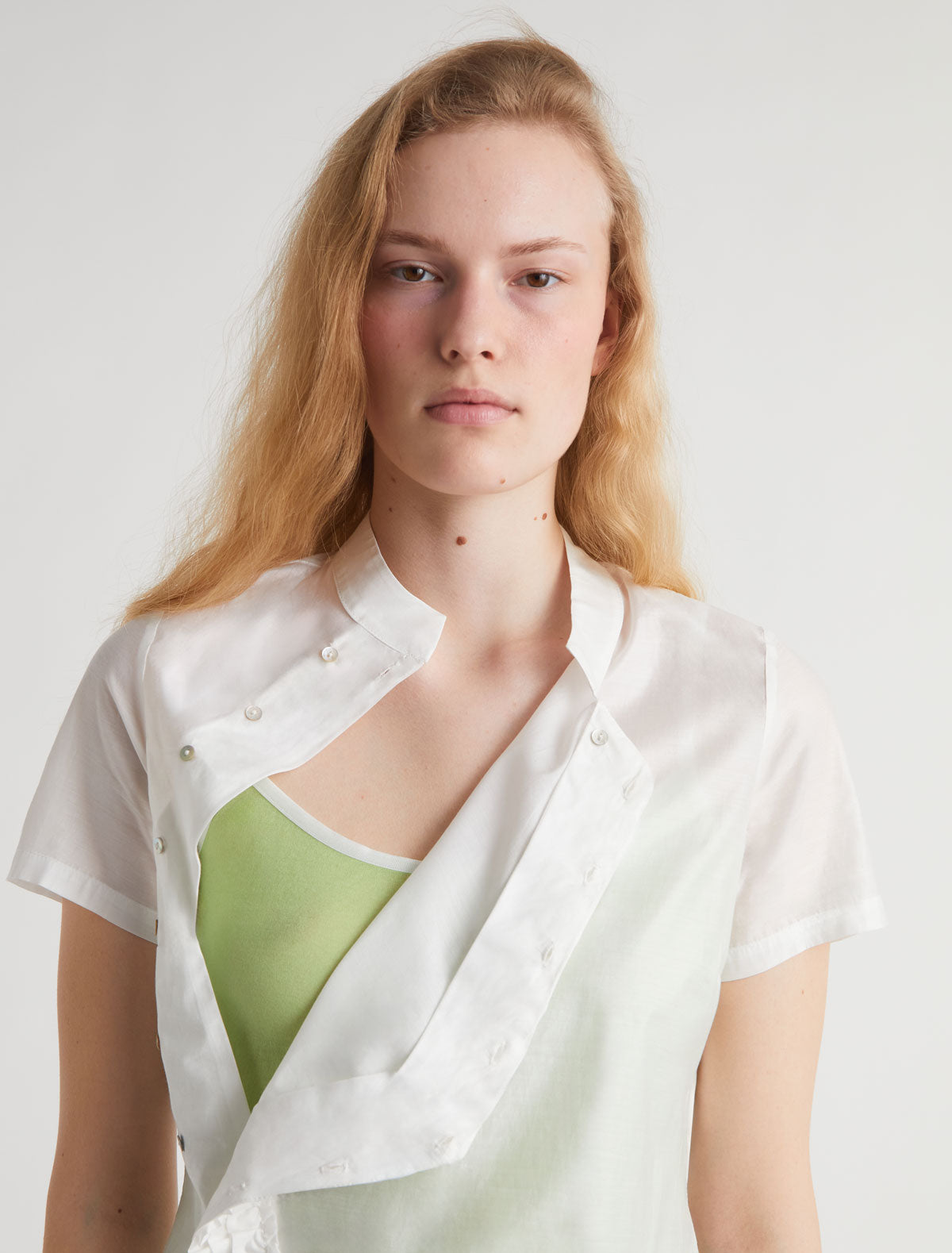 Gaspar short sleeve top mao style collar ruffle detail white