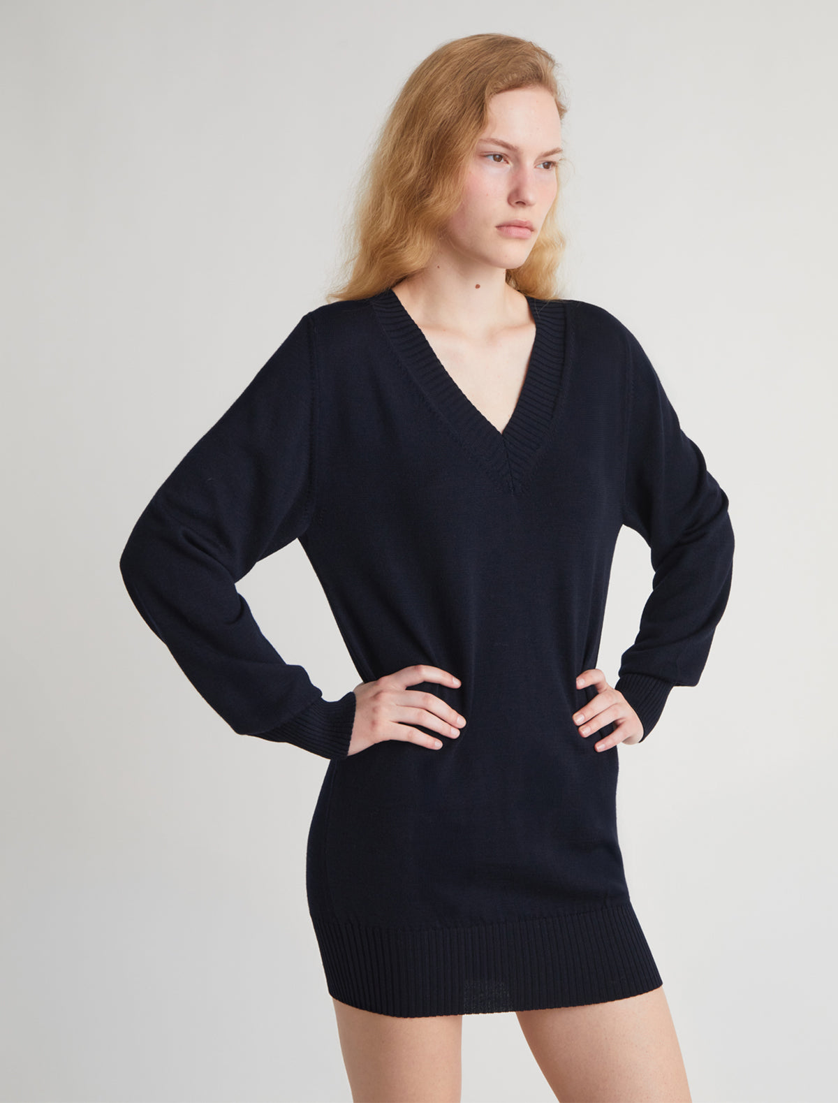 Jump v neck knit sweater dropped shoulders navy