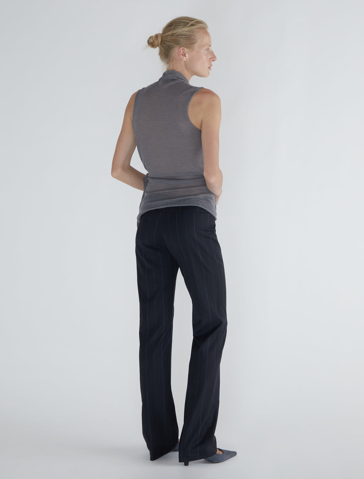 Sans sleeveless wrap top grey