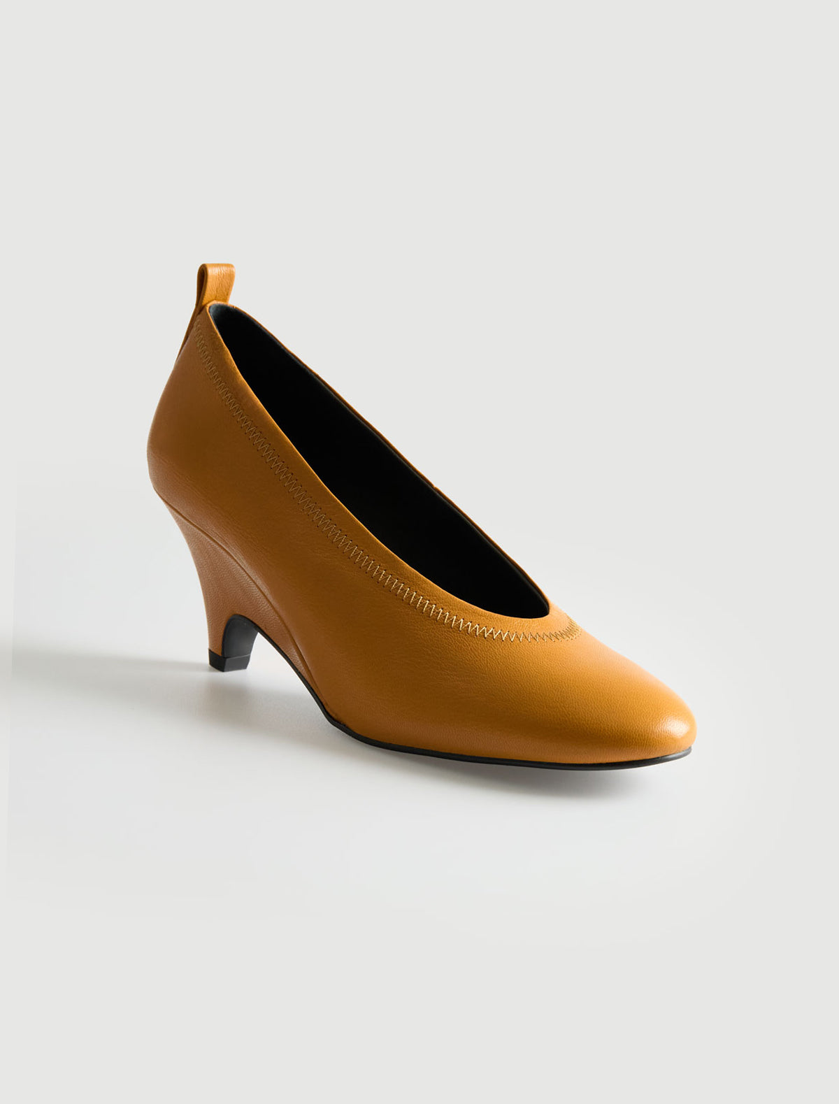 no 3065 / Joelia Pump