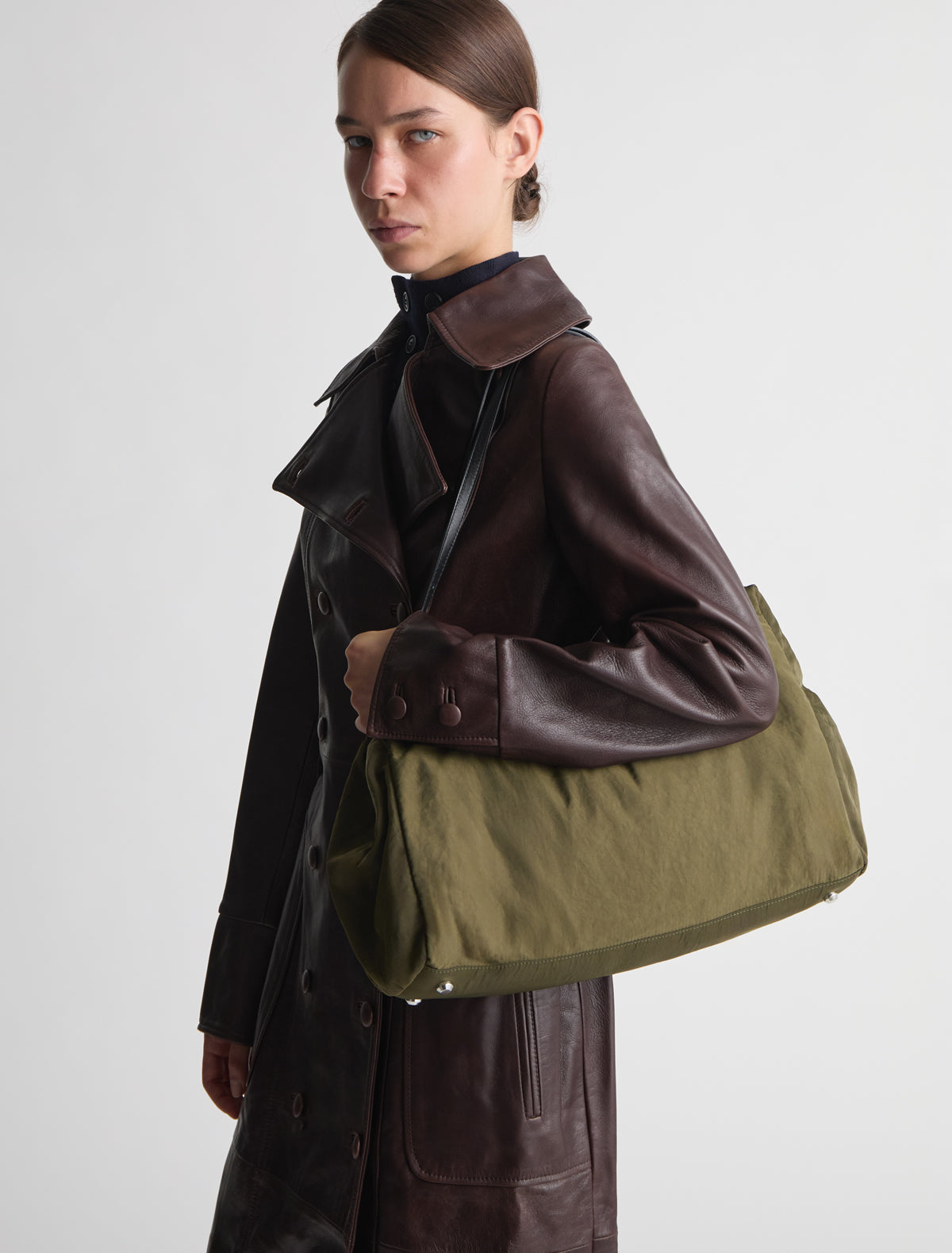 Sora verde oscuro