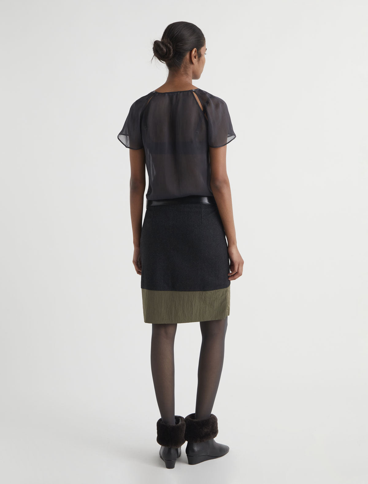 no 3046 / Lira