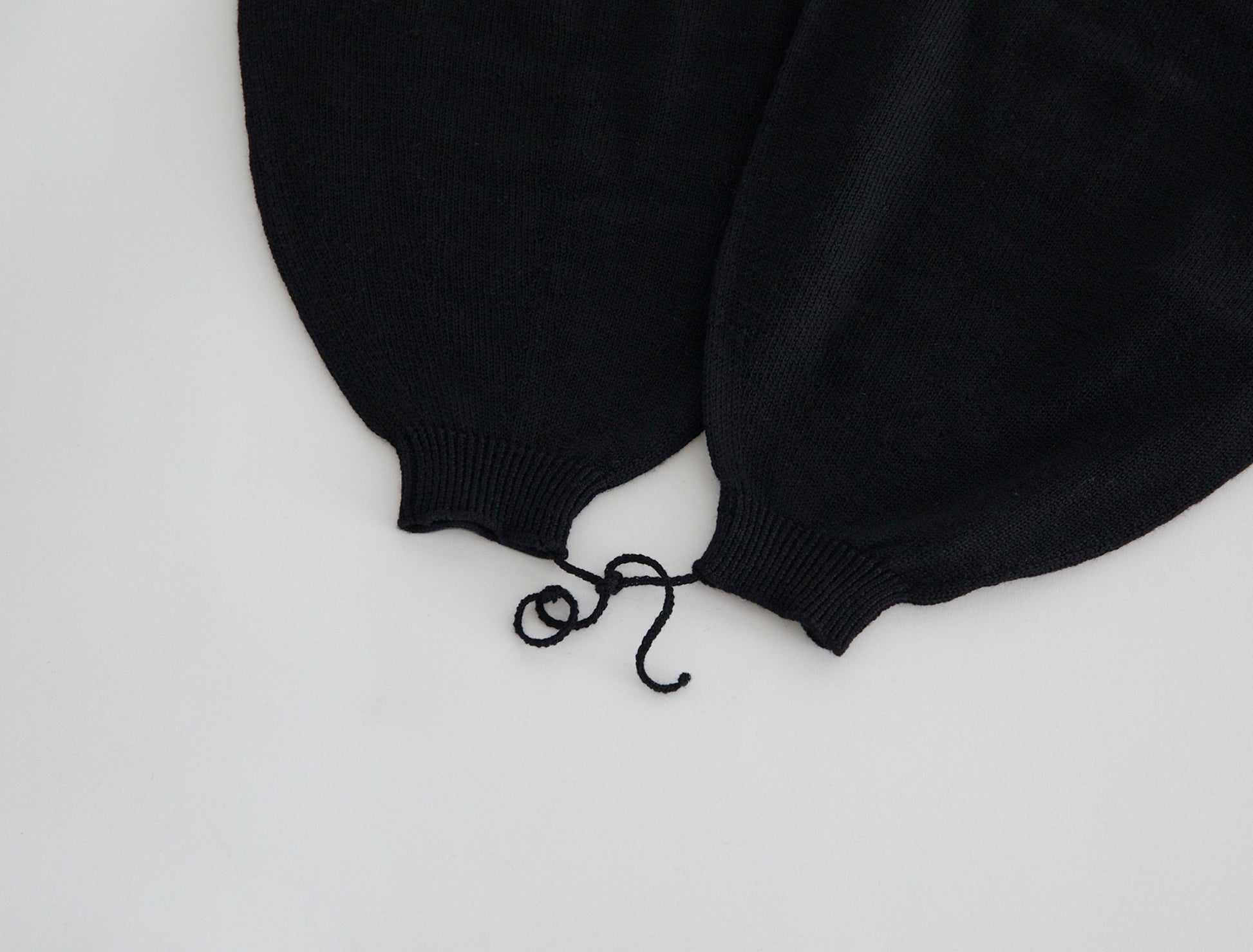 Flake puff style gloves wool black