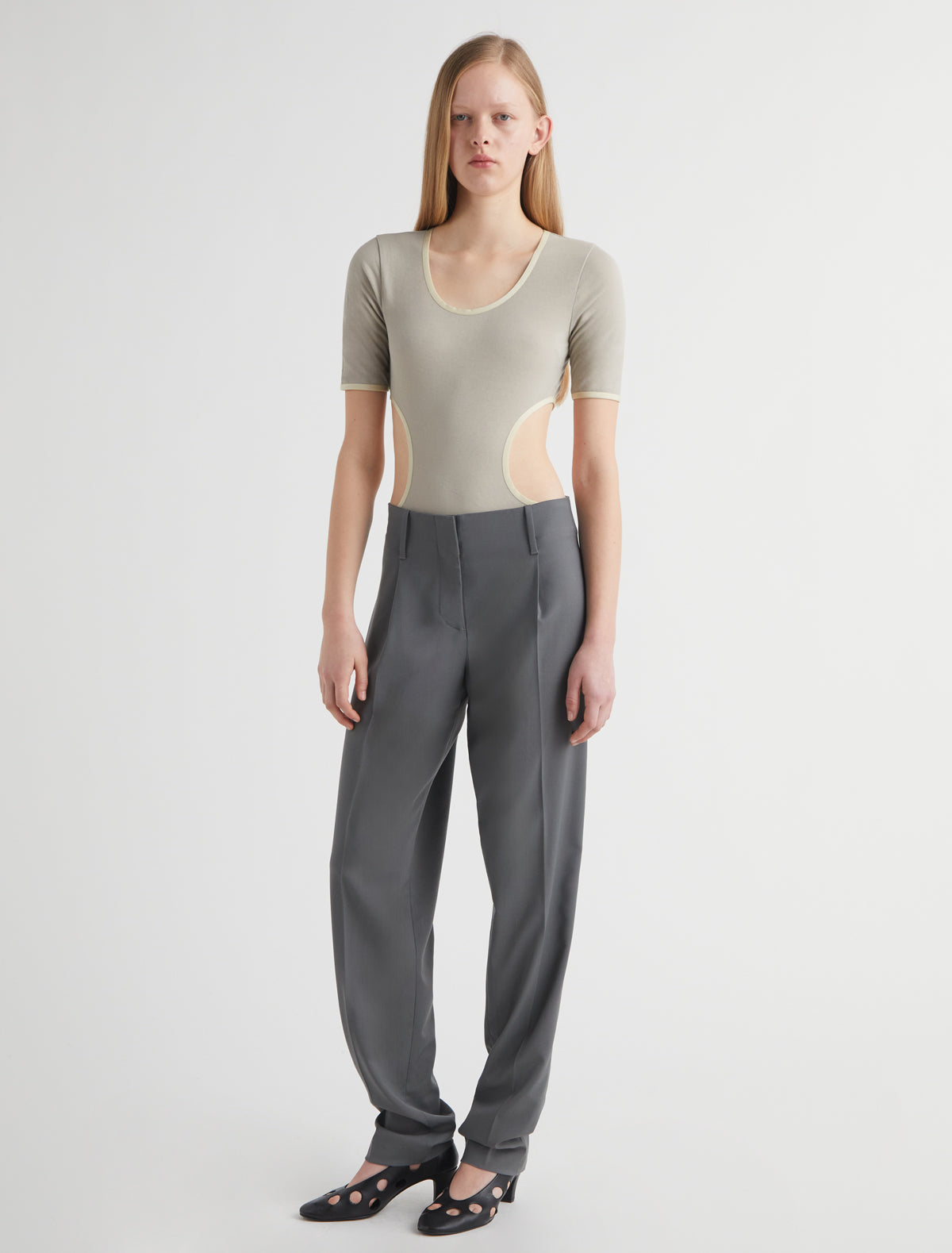no 2822 / Alina