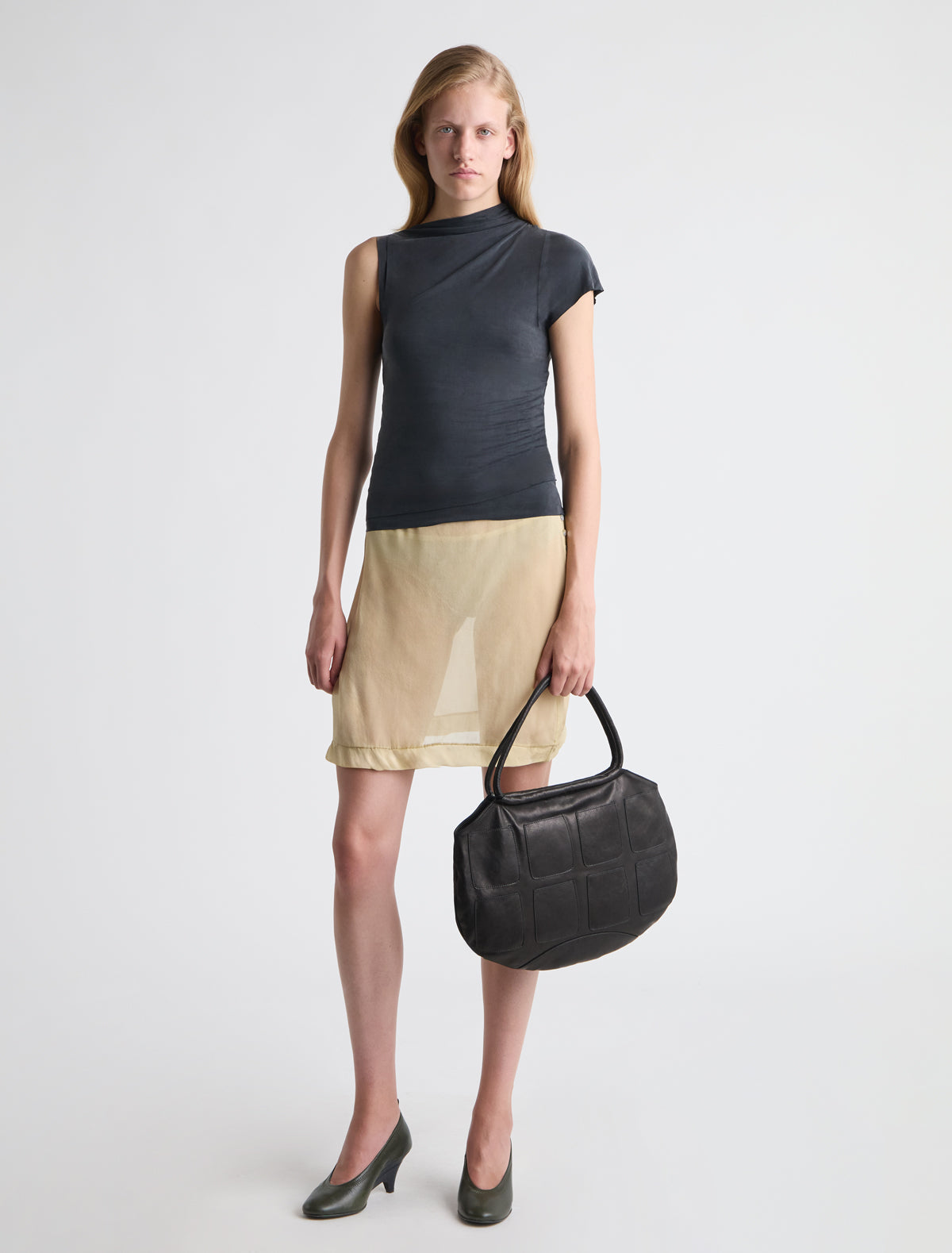 Big pockets big round shaped shoulder bag multi pocket detailing black