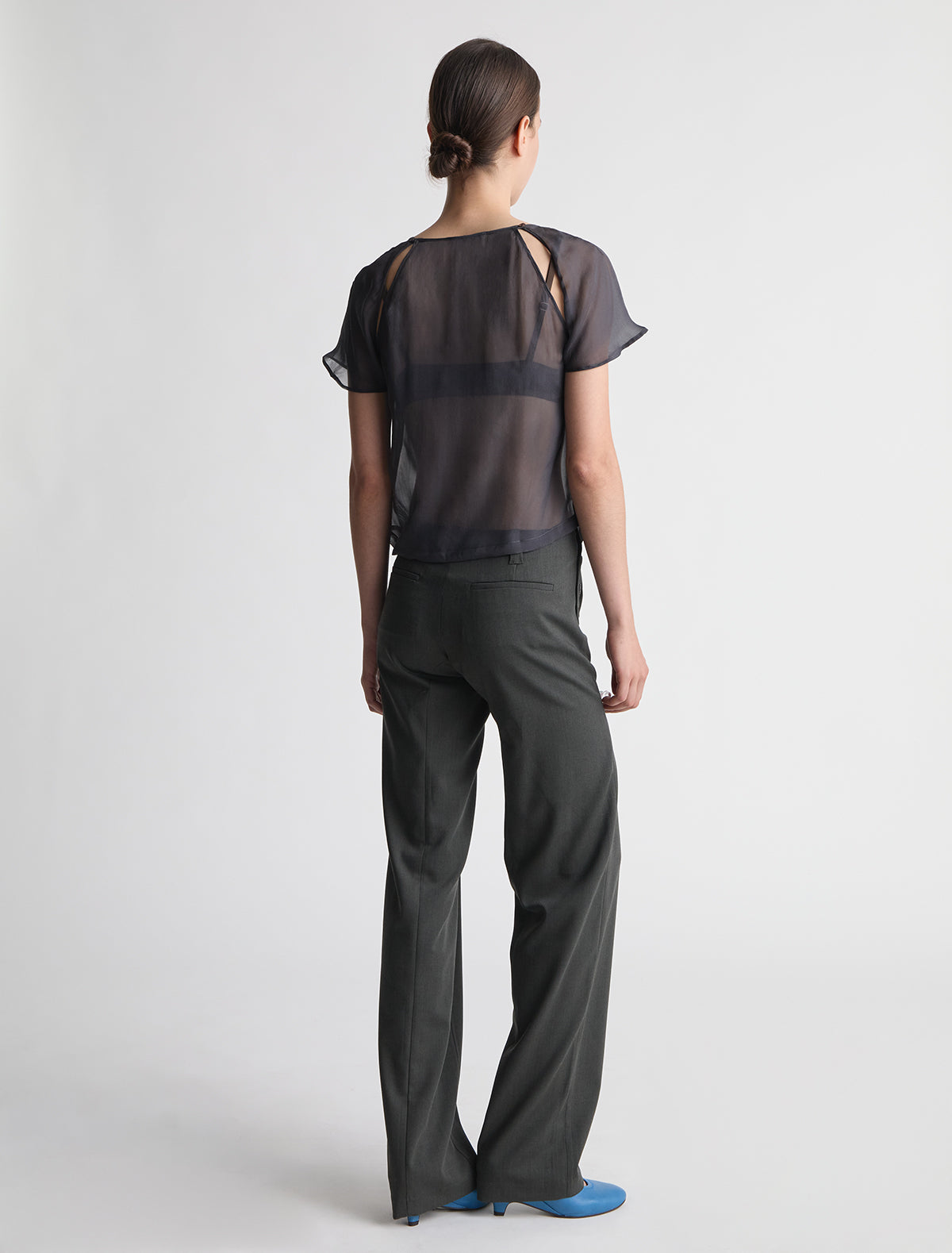 no 3046 / Lira